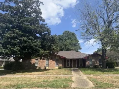 2309 Stonewood Dr, Baton Rouge, LA 70816