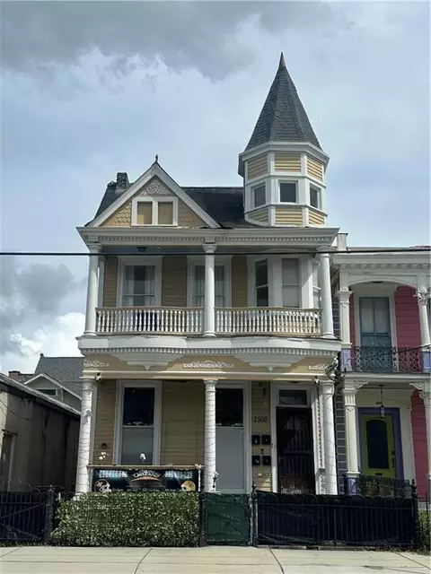 1508 Robert C Blakes Dr, New Orleans, LA 70130