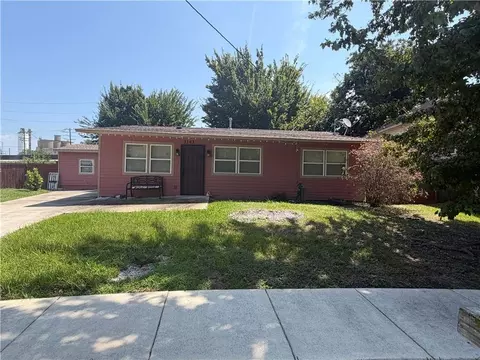 5183 Pauline Dr, New Orleans, LA 70126