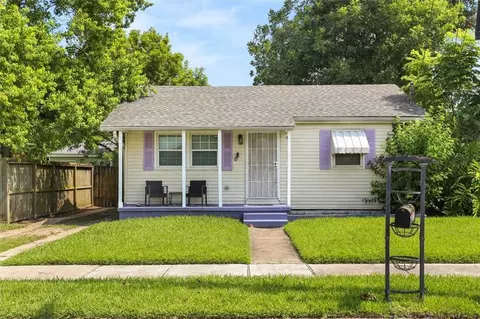 7217 Sally St, Arabi, LA 70032