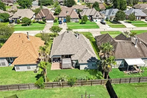 View/Area - 2384 Cours Carson St, Mandeville, LA 70448 photo 2 of 2
