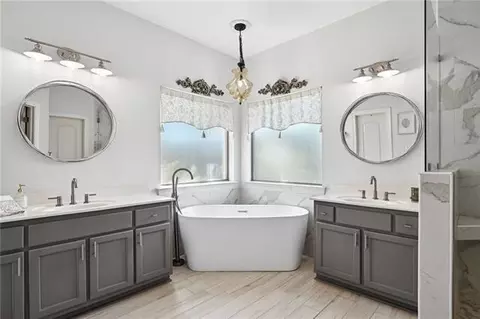 Bath - 2384 Cours Carson St, Mandeville, LA 70448 photo 2 of 3