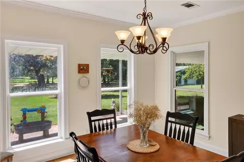 Dining - 115 Eagle Rd, Covington, LA 70435 photo 2 of 2