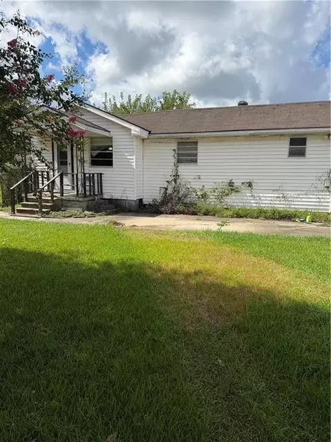 3043 Behrman Hwy, New Orleans, LA 70114