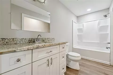 Bath - 924 Gassen St, Luling, LA 70070 photo 1 of 1