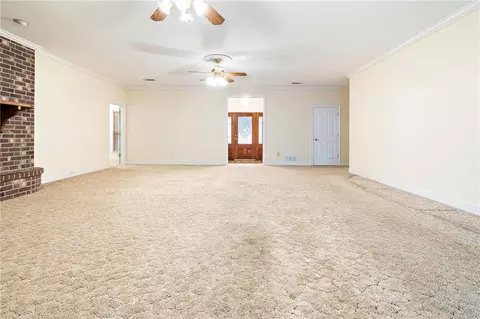 Living - 69170 4th Ave, Covington, LA 70433 photo 2 of 5