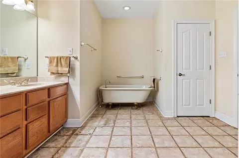 Bath - 69170 4th Ave, Covington, LA 70433 photo 2 of 4