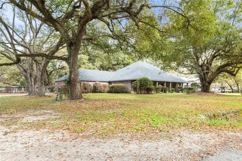 Exterior - 69170 4th Ave, Covington, LA 70433 photo 2 of 6