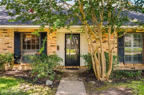 511 Sweetbriar Dr, Alexandria, LA 71303