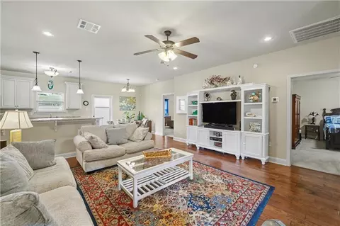 Living - 324 Craftsman Ct, Covington, LA 70433 photo 2 of 3