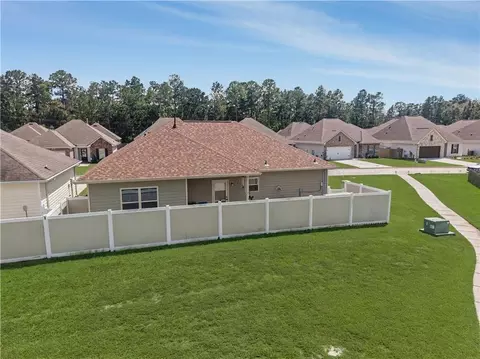 Exterior - 324 Craftsman Ct, Covington, LA 70433 photo 5 of 5