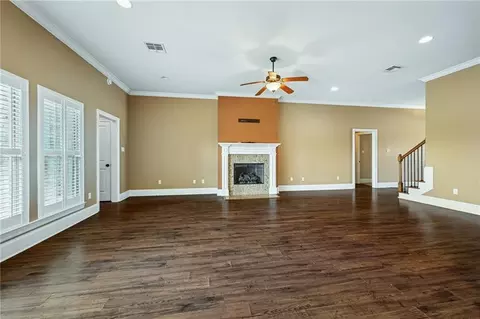 Living - 337 Nicklaus Dr, Slidell, LA 70458 photo 2 of 5