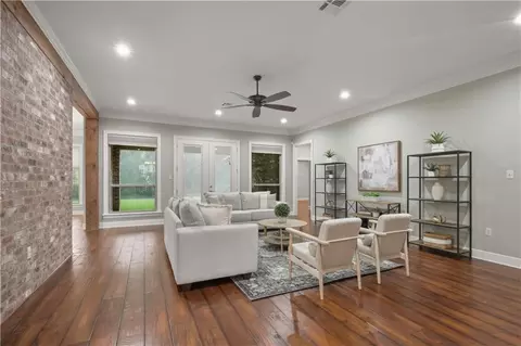 Living - 637 Weston Way, Covington, LA 70433 photo 2 of 4
