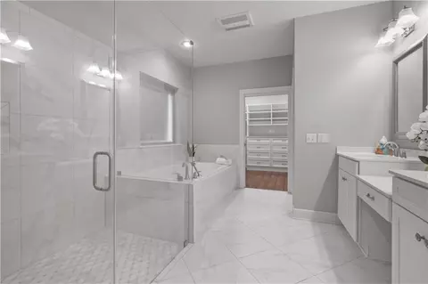 Bath - 637 Weston Way, Covington, LA 70433 photo 2 of 4