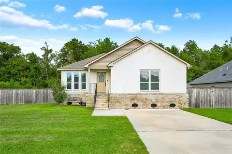 22167 Moss St, Ponchatoula, LA 70454