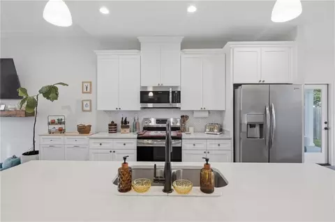 Kitchen - 503 Lauve Ln, Luling, LA 70070 photo 2 of 3