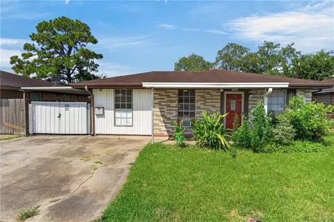 1832 Redwood Dr, Harvey, LA 70058