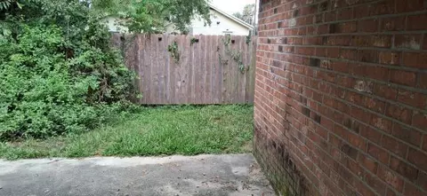 Exterior - 433 E Maple Loop, Laplace, LA 70068 photo 10 of 11