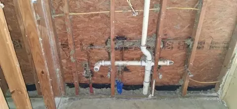 Bath - 433 E Maple Loop, Laplace, LA 70068 photo 3 of 3