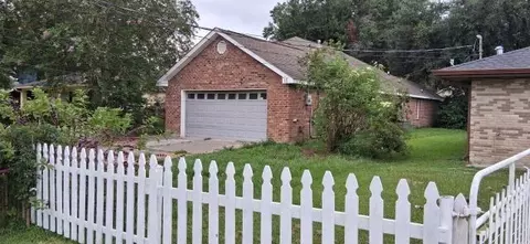 Exterior - 433 E Maple Loop, Laplace, LA 70068 photo 2 of 11