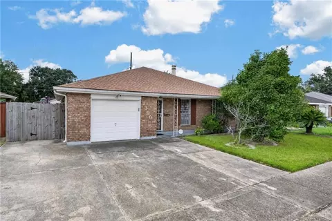 2300 Potomac Dr, Marrero, LA 70072