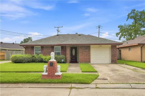 705 Saint Andrews Blvd, Laplace, LA 70068