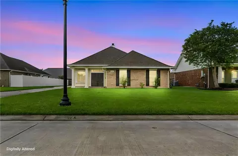 114 Portrush Dr, Laplace, LA 70068