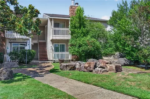 736 Village Rd #A, Kenner, LA 70065