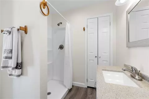 Bath - 320 Drury Ln, Slidell, LA 70460 photo 2 of 5