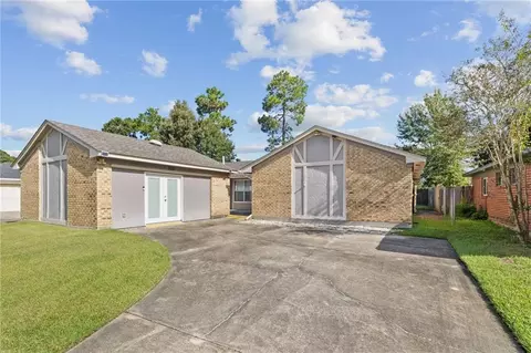 Exterior - 320 Drury Ln, Slidell, LA 70460 photo 4 of 9
