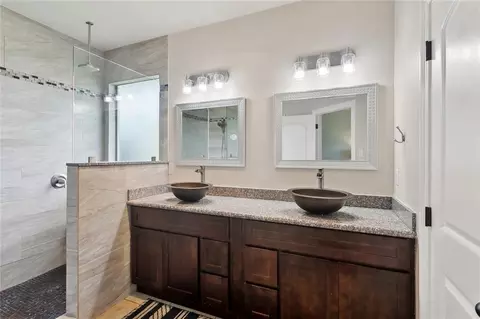Bath - 613 Del Sol Pass, Covington, LA 70433 photo 1 of 4