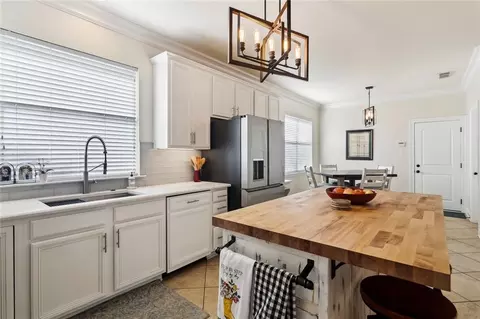 Kitchen - 613 Del Sol Pass, Covington, LA 70433 photo 2 of 2
