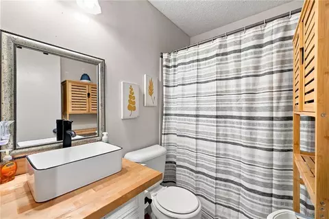 Bath - 16267 Black Mud Rd, Walker, LA 70785 photo 3 of 4