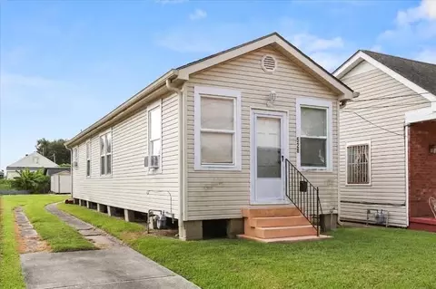 528 8th St, Gretna, LA 70053