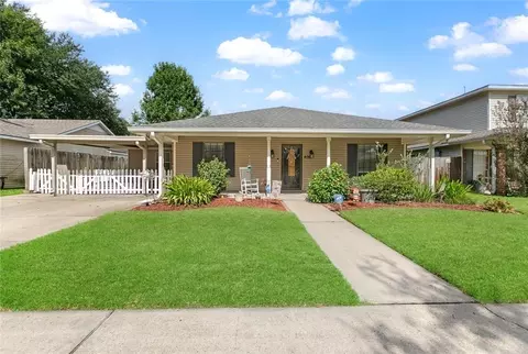 400 Longwood Dr, Destrehan, LA 70047