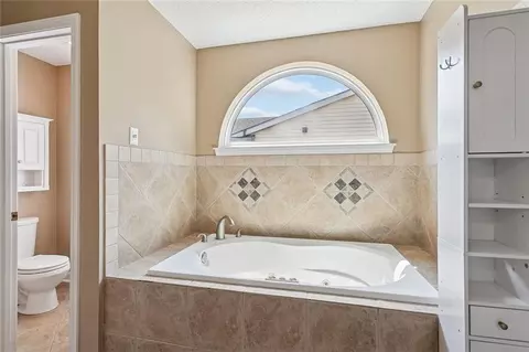 Bath - 116 Silverwood Dr, Slidell, LA 70461 photo 2 of 4