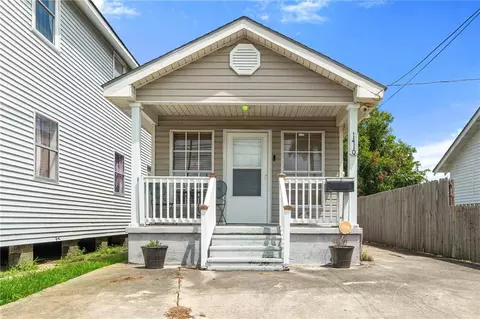 1410 Hancock St, Gretna, LA 70053