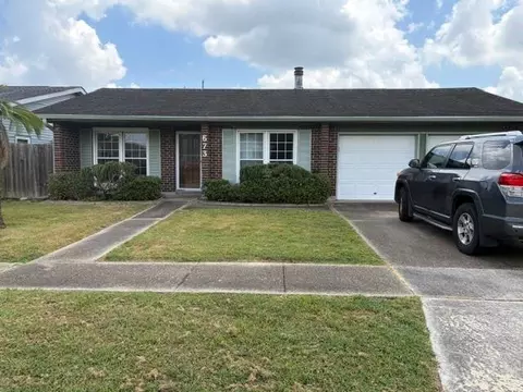 673 Oakwood Dr, Terrytown, LA 70056