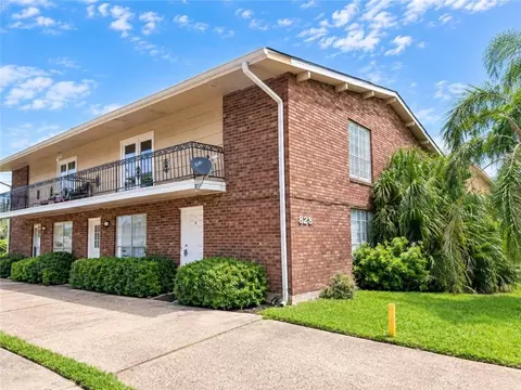 828 Vouray Dr #D, Kenner, LA 70065