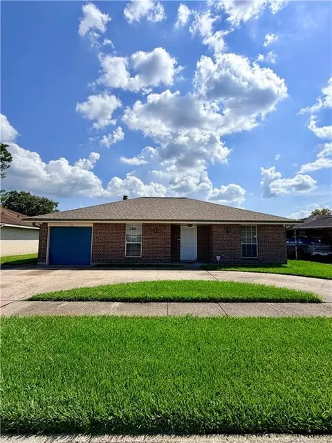5428 Tusa Dr, Marrero, LA 70072