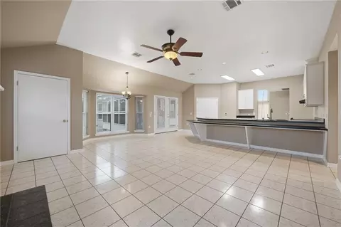 Living - 513 Maryland Dr, Luling, LA 70070 photo 3 of 6