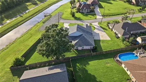 View/Area - 513 Maryland Dr, Luling, LA 70070 photo 10 of 10