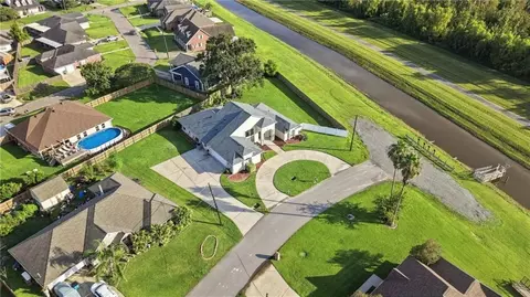 View/Area - 513 Maryland Dr, Luling, LA 70070 photo 2 of 10