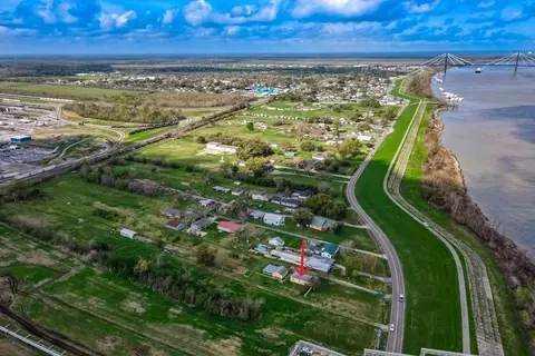 View/Area - 12563 River Rd, Luling, LA 70070 photo 3 of 4