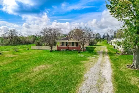 Exterior - 12563 River Rd, Luling, LA 70070 photo 11 of 11