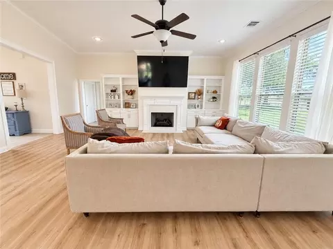 Living - 362 Saw Grass Loop, Covington, LA 70435 photo 2 of 3