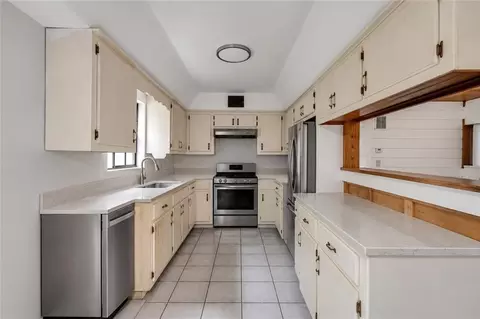 Kitchen - 104 Drum St, Covington, LA 70433 photo 1 of 1