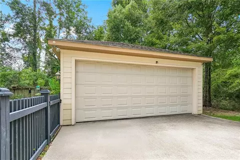Exterior - 929 W 17th Ave, Covington, LA 70433 photo 4 of 5