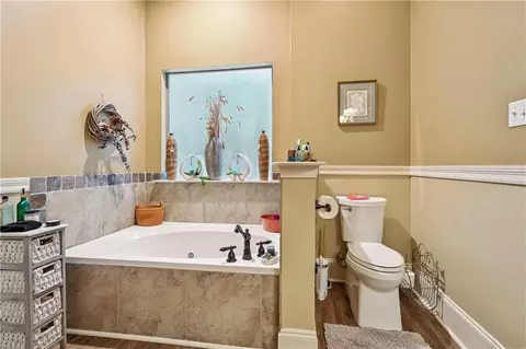 Bath - 929 W 17th Ave, Covington, LA 70433 photo 2 of 4