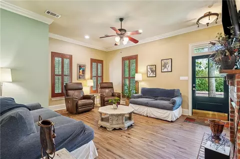 Living - 929 W 17th Ave, Covington, LA 70433 photo 1 of 2